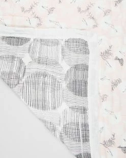 Outlet 🤩 Aden & Anais Soft Petals Silky Soft Dream Blanket - Babies Pretty Petals 🛒 -Baby Online store http3A2F2Fstatic.theiconic.com .au2Fp2Faden anais 2732 9543511 3