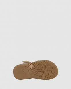 Coupon 😍 Clarks Shelly Gold 🎁 -Baby Online store http3A2F2Fstatic.theiconic.com .au2Fp2Fclarks 4543 1906211 4