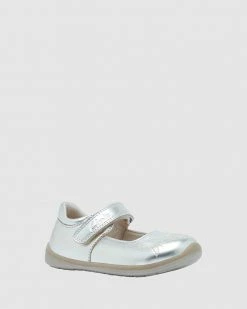 Brand new ✨ Clarks Myra Gold 👍 -Baby Online store http3A2F2Fstatic.theiconic.com .au2Fp2Fclarks 6102 4915451 4