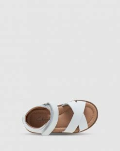 Cheap 🌟 Clarks Clara White 😍 -Baby Online store http3A2F2Fstatic.theiconic.com .au2Fp2Fclarks 8225 0653431 4