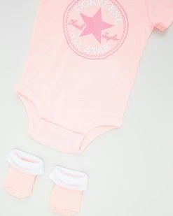 Deals 🎉 Converse Classic 3-Piece Infant Hat, Bodysuit & Bootie Set - Babies A6A Arctic Punch 🥰 -Baby Online store http3A2F2Fstatic.theiconic.com .au2Fp2Fconverse 0357 999419 3