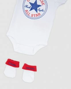 New 🔥 Converse Classic 3-Piece Infant Hat, Bodysuit & Bootie Set - Babies R4F White & Red 🔥 -Baby Online store http3A2F2Fstatic.theiconic.com .au2Fp2Fconverse 0375 699419 3