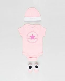 Outlet ✨ Converse Classic 3-Piece Infant Hat, Bodysuit & Bootie Set - Babies Arctic Punch 👍