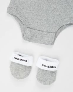 Brand new 😀 Converse Classic 3-Piece Infant Hat, Bodysuit & Bootie Set - Babies Dark Grey Heather 🔔 -Baby Online store http3A2F2Fstatic.theiconic.com .au2Fp2Fconverse 8392 5517901 4