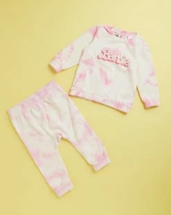 Best Sale 🛒 Cotton On Baby Bobbi Licenced Sweater & Peta Track Pants Set - Babies LCN Mattel Cali Pink & Barbie Tie Dye 😀