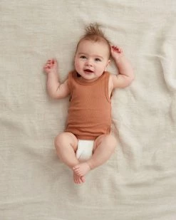 Best deal ⭐ ErgoPouch Bodywear - Singlet 0.2 TOG - Babies Chestnut 🌟