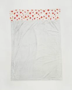 Budget ✔️ Itti bitti Minky Throw Travel Blankets - Pack of 2 Strawberry Shortcake 🛒 -Baby Online store http3A2F2Fstatic.theiconic.com .au2Fp2Fitti bitti 3504 2131721 3