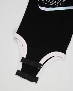 Flash Sale 🔥 Nike 3-Piece Hat, Bodysuit & Booties Set - Babies Black 🌟 -Baby Online store http3A2F2Fstatic.theiconic.com .au2Fp2Fnike 4544 0025331 3