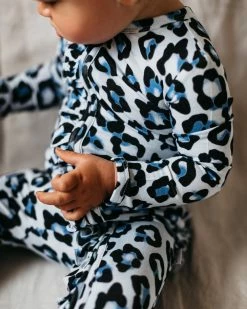 Promo 😍 OiOi Ruffled Footed Romper Blue Leopard 😍 -Baby Online store http3A2F2Fstatic.theiconic.com .au2Fp2Foioi 0082 9281251 7