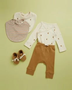 Outlet 👏 Quincy Mae Baby Gift Set Natural & Walnut 👍
