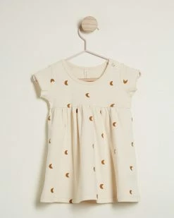 New 👏 Quincy Mae Jersey Short Sleeve 👗 Dress - Babies-Kids Natural & Moons 🧨