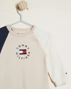 Budget ✔️ Tommy Hilfiger Heritage Logo Coverall - Babies Smooth Stone ⭐ -Baby Online store http3A2F2Fstatic.theiconic.com .au2Fp2Ftommy hilfiger 3244 6990841 3