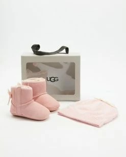 Promo ⌛ UGG Jesse Bow II Beanie & Bootie - Babies Baby Pink ✔️