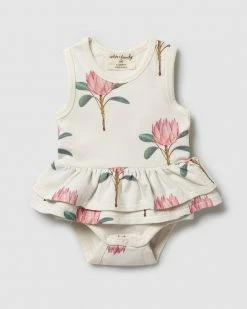 Brand new 🛒 Wilson & Frenchy Organic Ruffle Bodysuit - Babies Pretty Protea ❤️